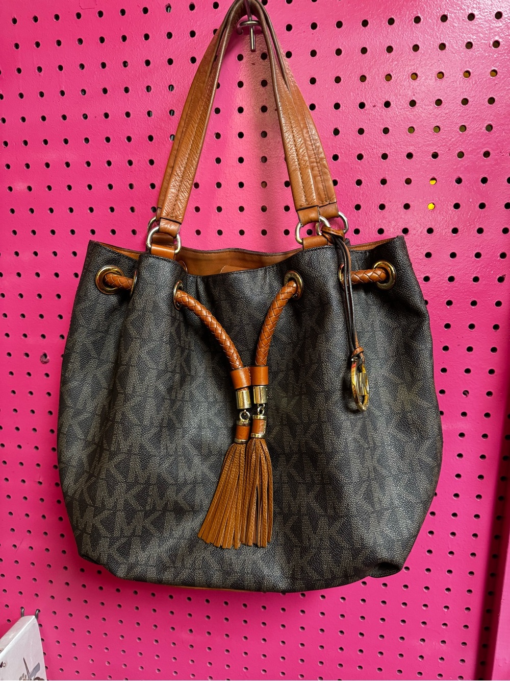 Authentic Michael Kors Jet Set Large Drawstring Shoulder Bag